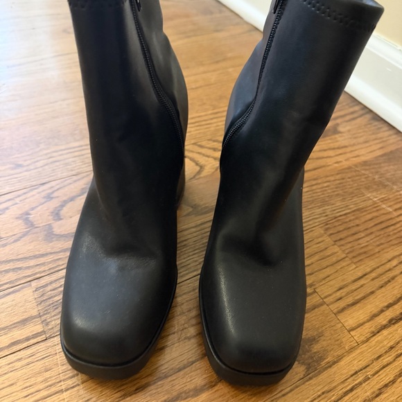Steve Madden Black Heeled Ankle Boots - Picture 4 of 5